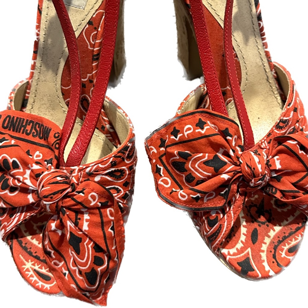 Moschino Jeremy Scott bandana print heels